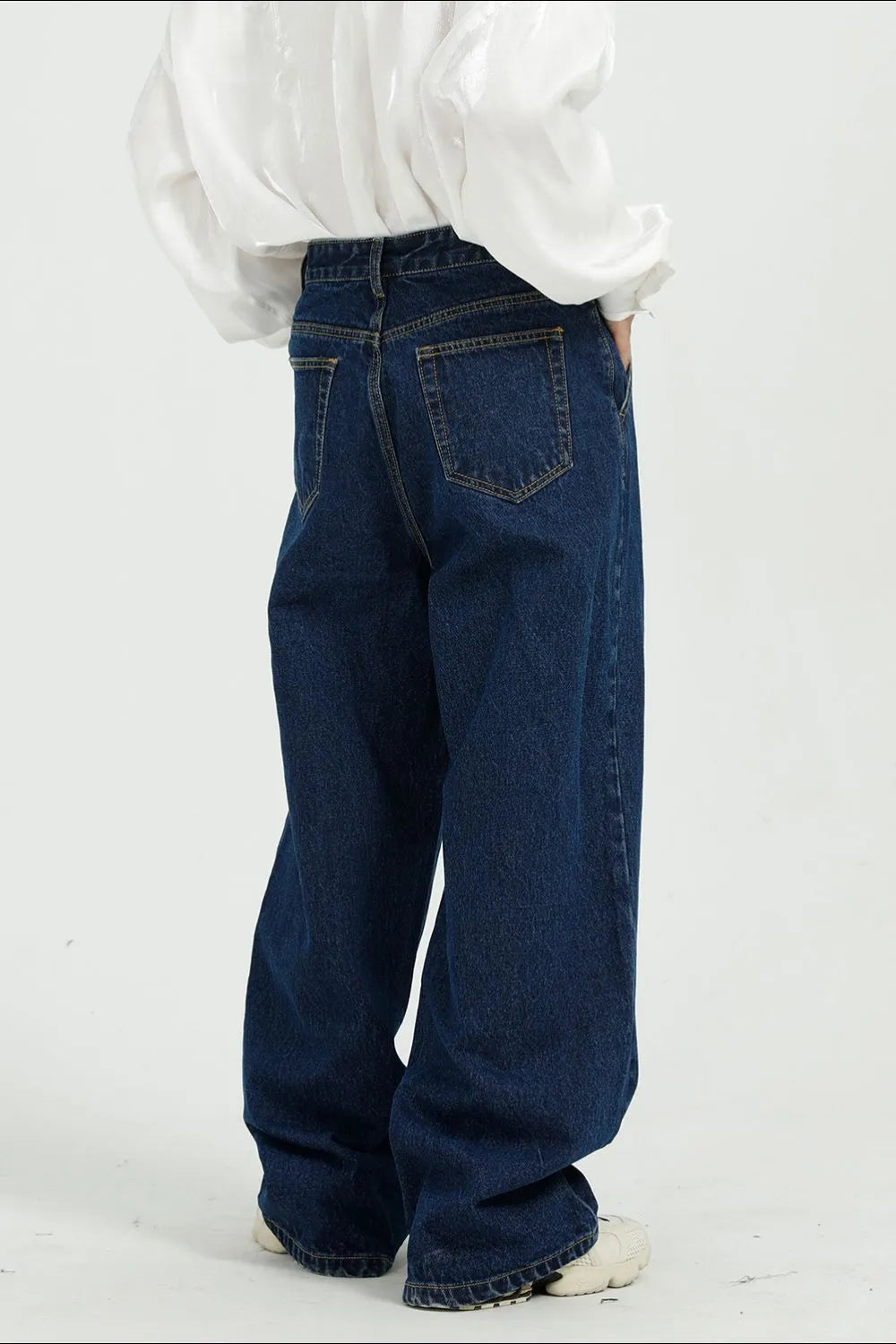 AOKOMELON Wide Legged Jeans