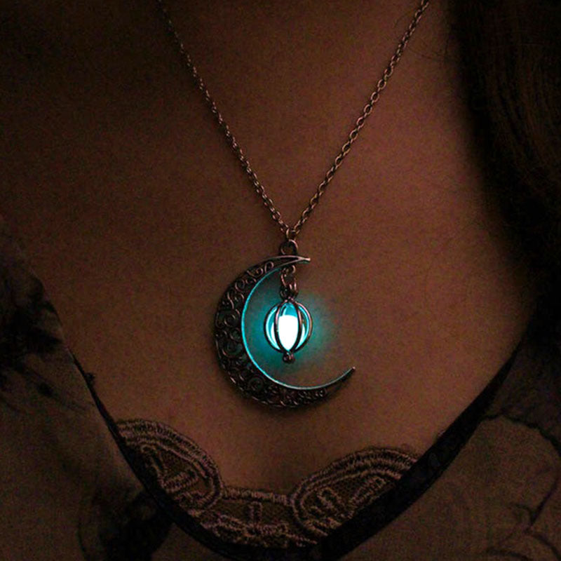 AOKOMELON Moon Lit Necklace