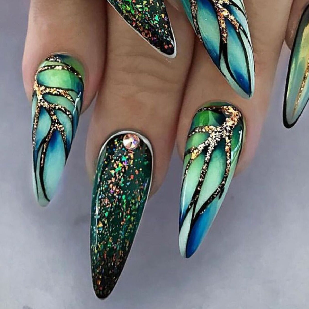 AOKOMELON Styled Almond Nails